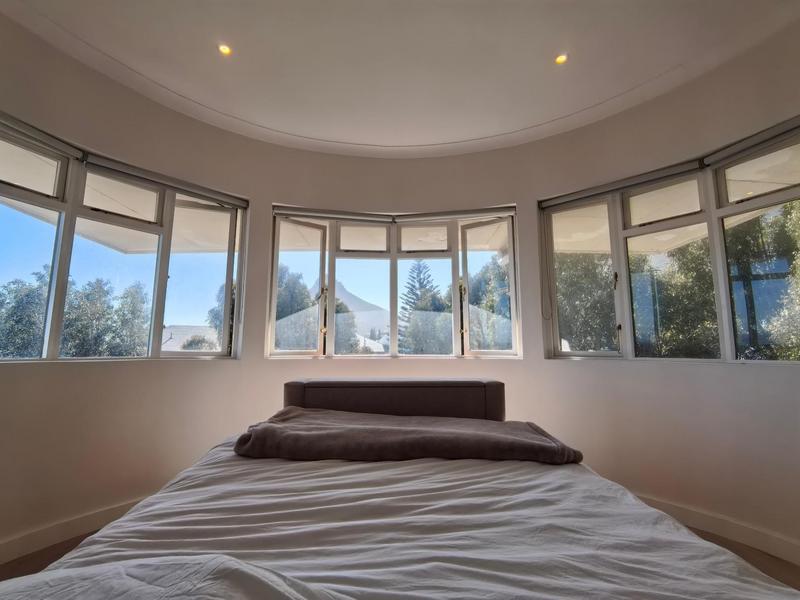 2 Bedroom Property for Sale in Camps Bay Western Cape